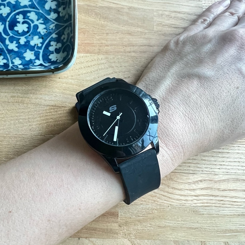 Sketchers ladies rosencrans minimalist black dial black sporty watch NEW BATTERY - Picture 2 of 8